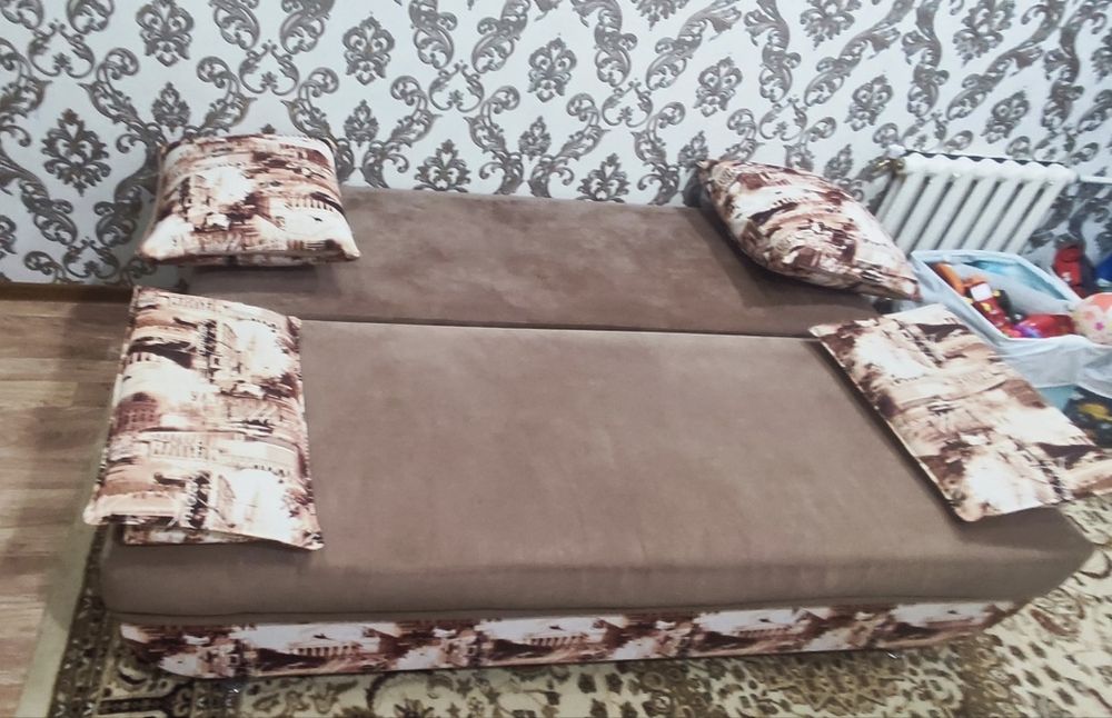 Диван такта с ячейками