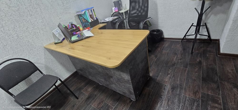 Продам стол офисный маникюрный