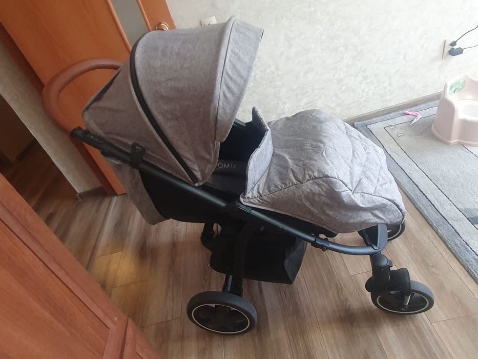 Продам каляску Томикс