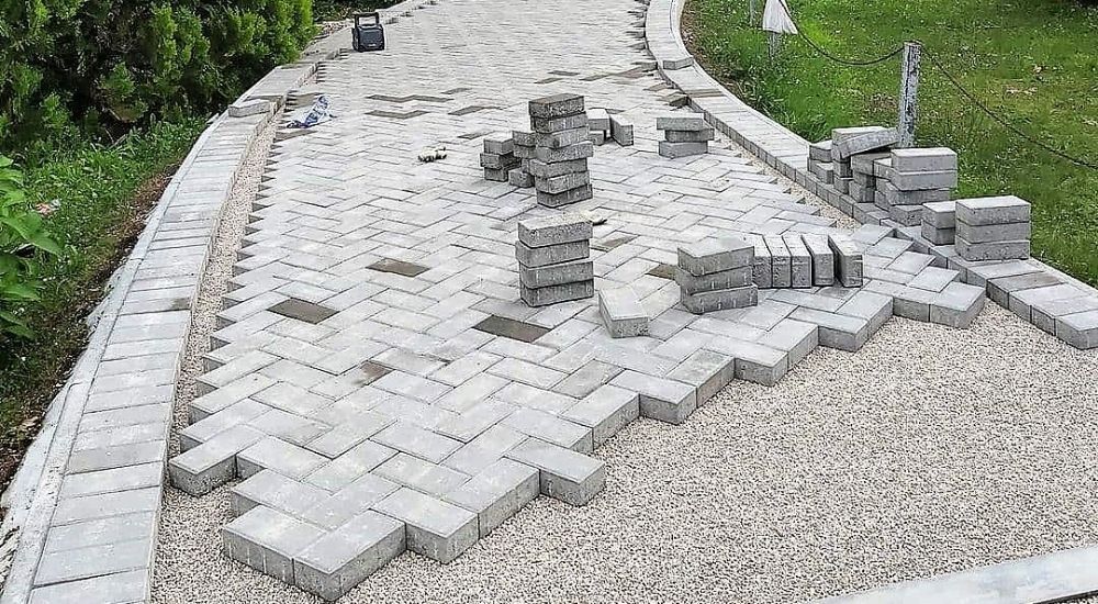 Montaj pavele premium | Curți elegante, Lucrări de calitate superioara