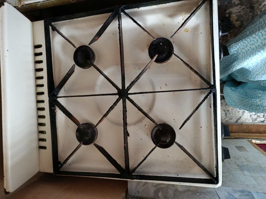 Televizor va gaz plita