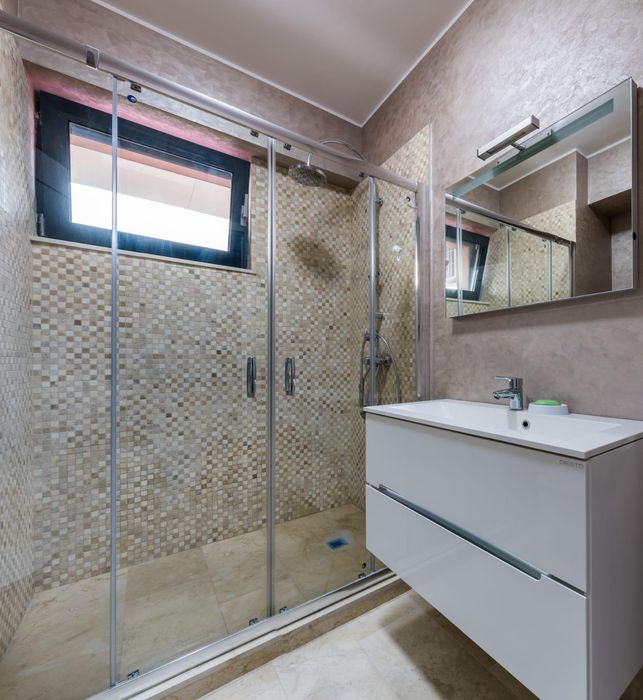 De inchiriat apartament 3 camere in statiunea Mamaia,bloc Sofia3