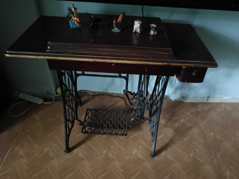 Швейная машина 1937года.