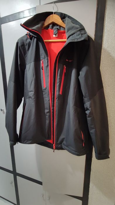 Водонепромокаемо мъжки яке на Decathlon