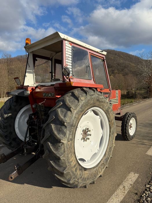 Vând tractor FIAT 880E