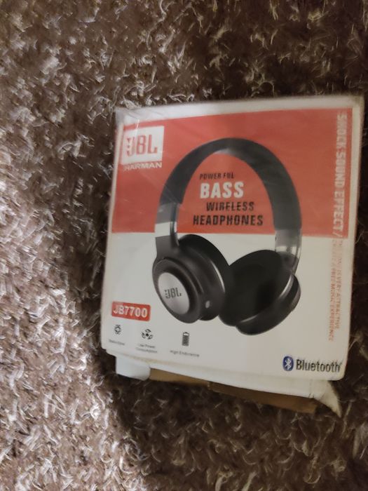 Casti Wireless Model JB7700
JBL by Harman, Bluetooth