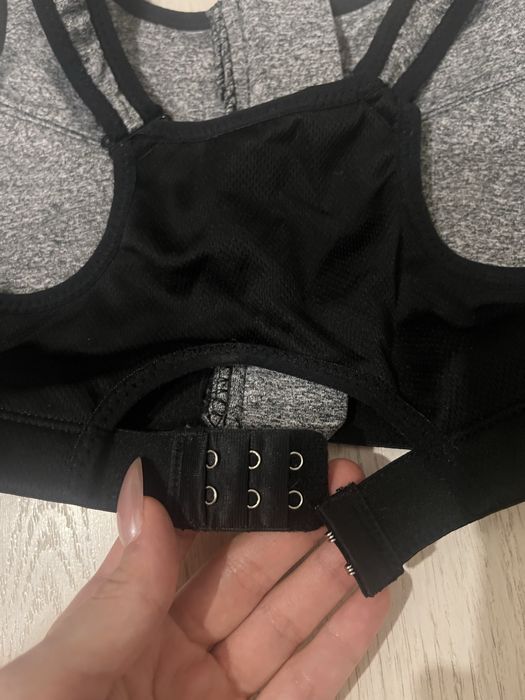 Спортно бюстие с цип отпред S/M