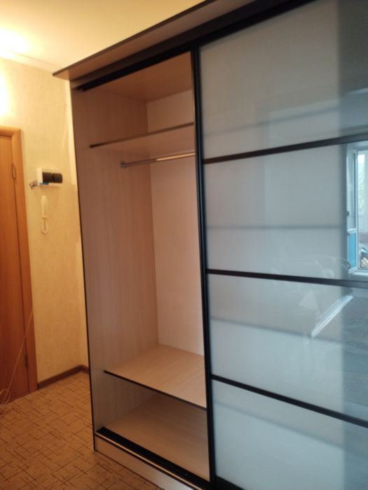 Продам шкаф-купе.