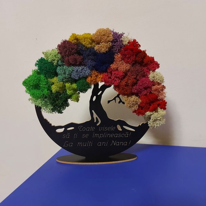 Copaci cu licheni cu suport