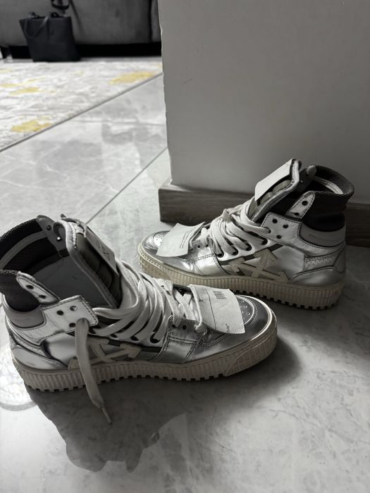 adidasi off white court 3.0