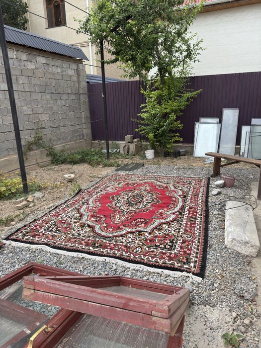 Продам ковер в отличном состоянии