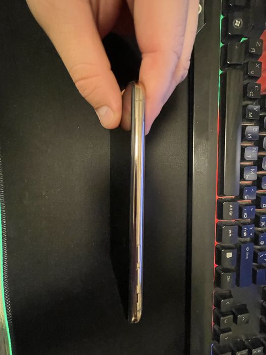 Продам Iphone XS