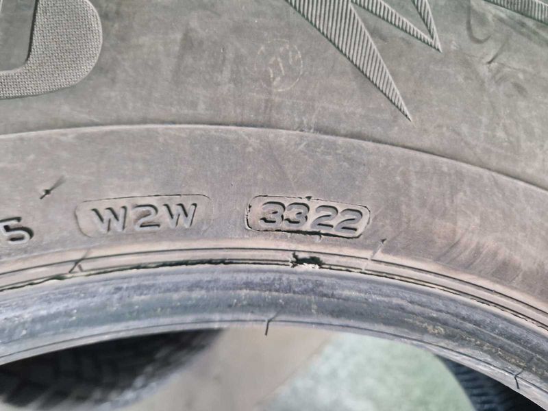 2 Bridgestone R17 225/65
зимни гуми 
DOT3322
