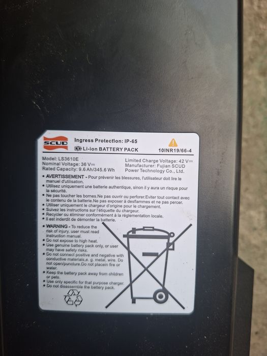 Vand baterie lithium 36v 10ah  si incarcator