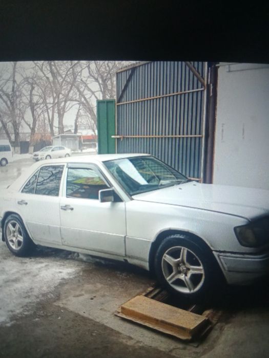 Mercedes 1994 белыи
