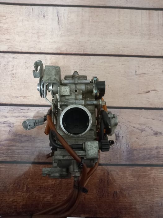Vând carburator de  ktm 400 4t 2004