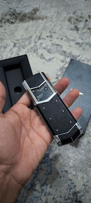 Vertu Telefon sotiladi