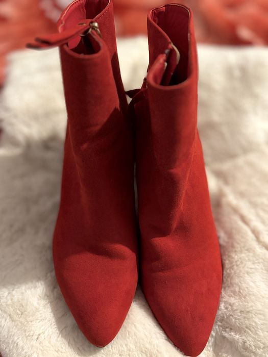 Vând cizmulițe, marime:38