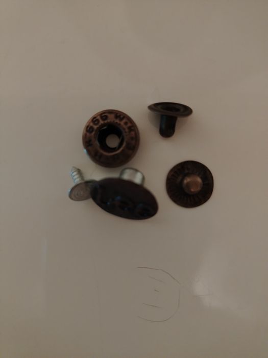 Кнопка от джинсовой куртки Lee