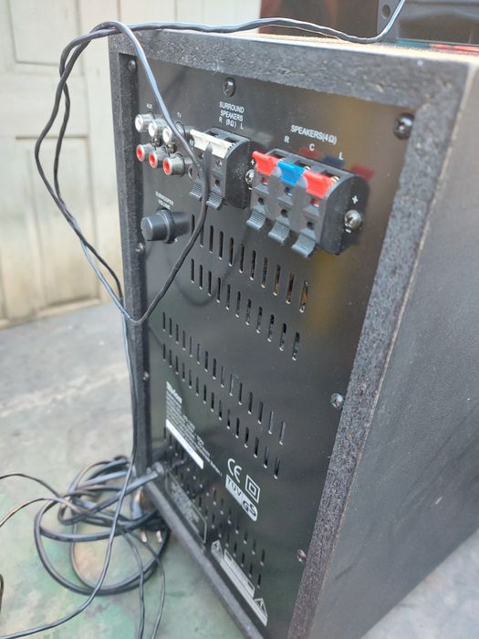 Vând sistem 5 boxe și nu vufar