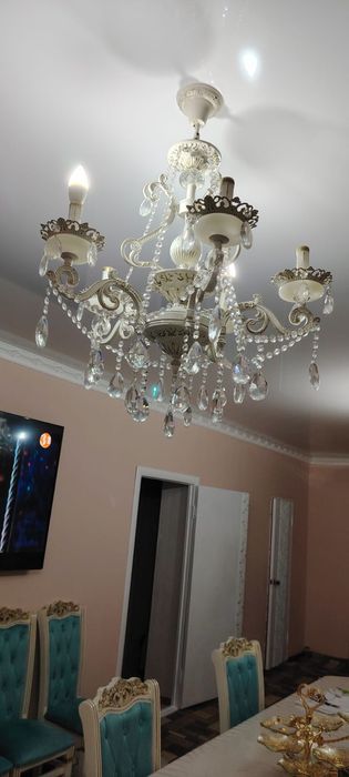 Продам люстра в хорошем состоянии