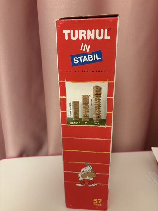Turnul instabil -joc de indemanare