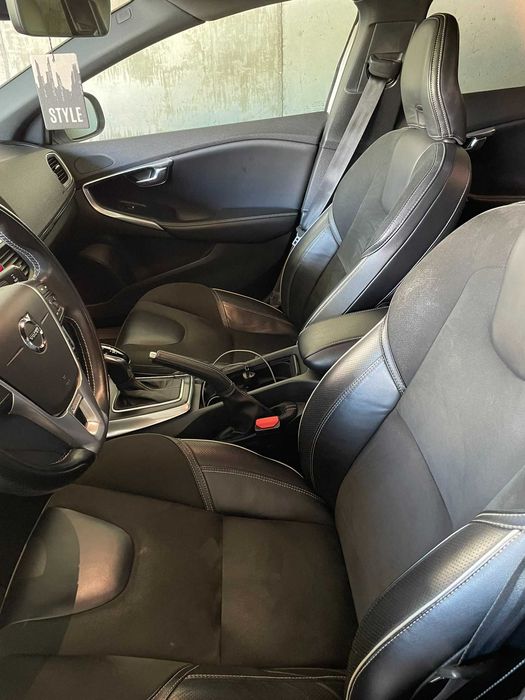 VOLVO V40 2019 — imagine 5