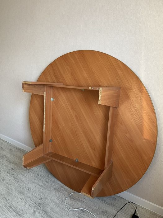 Стол круглый прочный