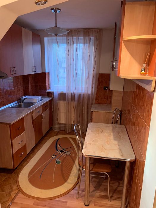 Chirie apartament 2 camere Caragiale etaj 2
