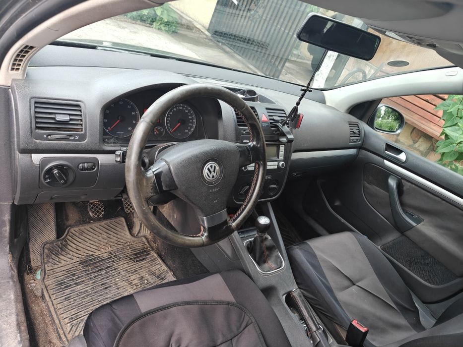 Vând Volskwagen Golf V