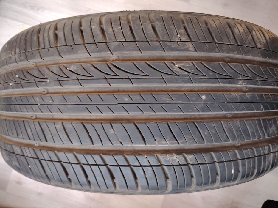 Продам шины 225/45/17 летний KUMHO