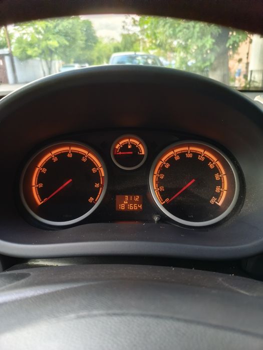 Opel Corsa D Hatchback 2007 181664km 1.0 benzina