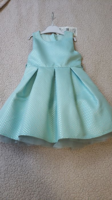 Два платья за 7500тг на 4годика