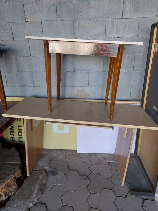 Продам  кухонный стол