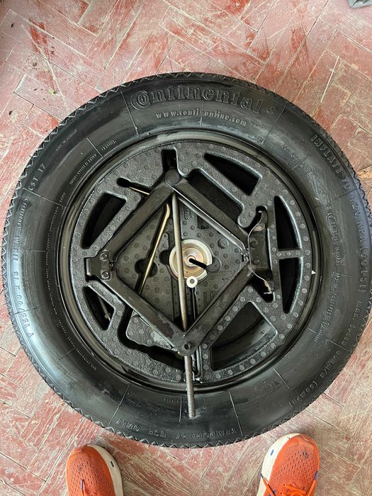 Резервна гума комплект BMW X6 18 цола (нов) + постелка за багажник