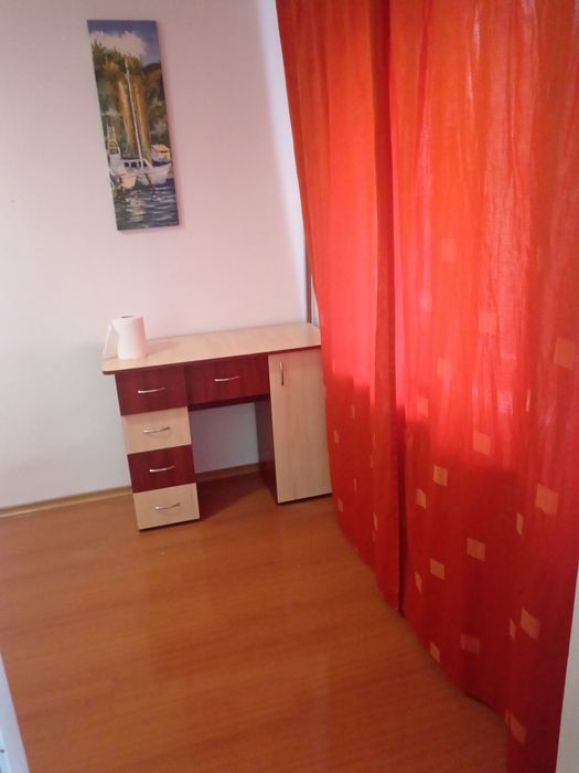 Închiriez apartament
