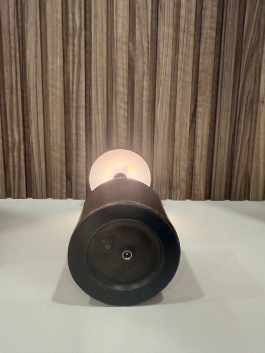 Настолна лапма с приглушена светлина