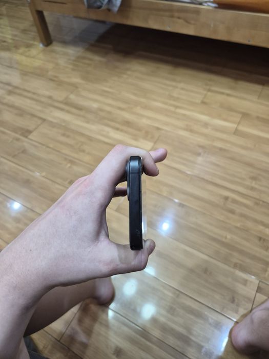 iPhone 15  128 гб