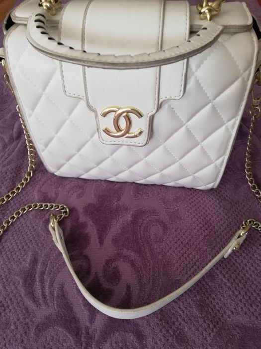 Продаётся сумочка, новая, Chanel, цена 5000