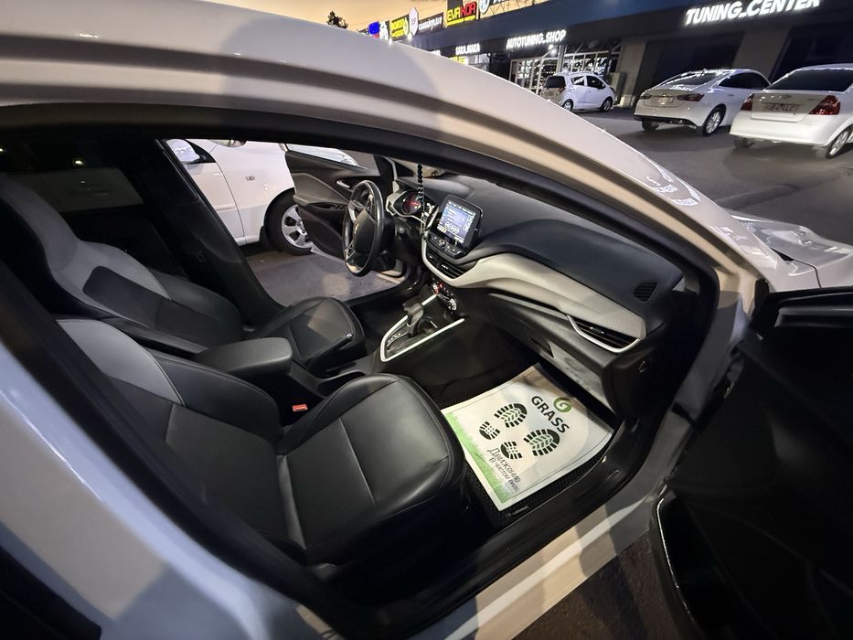Продается автомобиль ONIX 09. 2024 Premier2 в отличном состояни