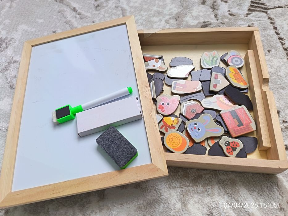 Двустранна дървена магнитна дъска