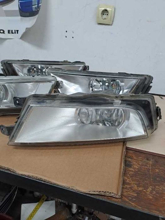 Proiector stanga original Skoda Octavia 3