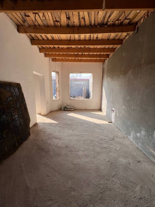 Nazarbek muz impex 4 sotokli 2 ta uy sotiladi