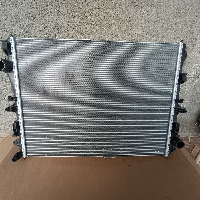 Радиатор за охлаждане на Мерцедес W205 W213 W253 X253 E200