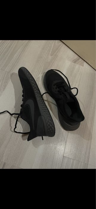 Nike revolution 5