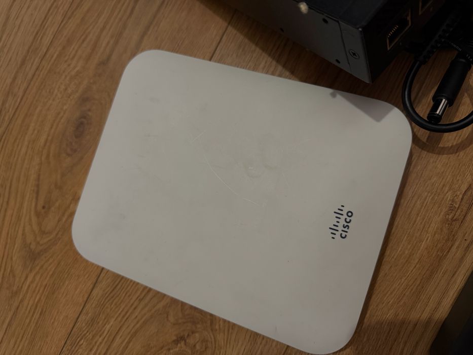 Cisco router / acces point poe meraki mr18