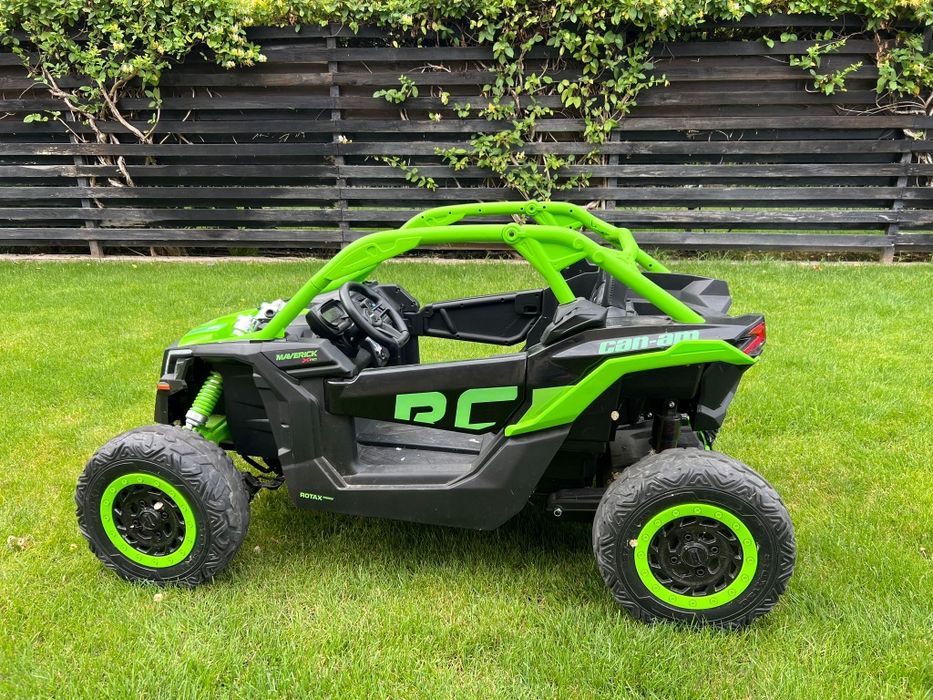Masina electrica can-am