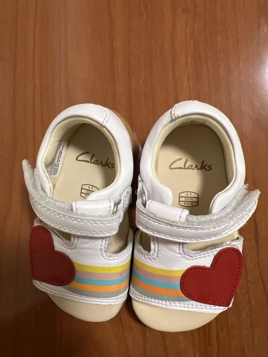 Sandale de piele Clarks marimea 20