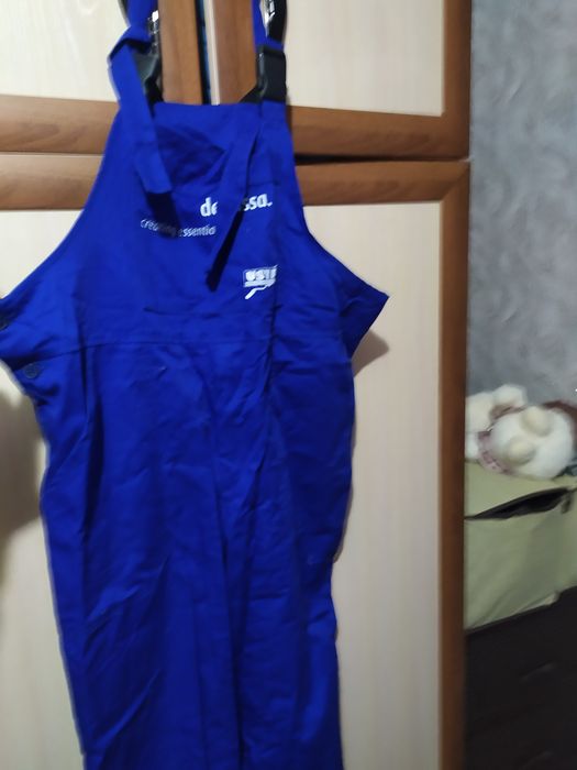 Продам штаны комбинезон.