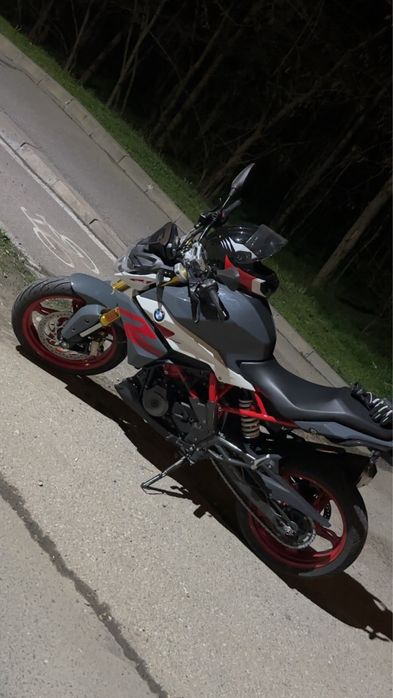 Motocicleta BMW G-310R